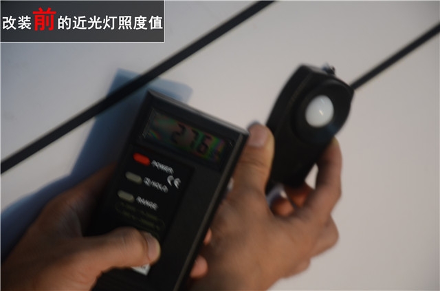 桑塔納車燈升級 Q5雙氙透鏡改裝 LED光導(dǎo)天使眼升級 ——清風(fēng)車影燈改