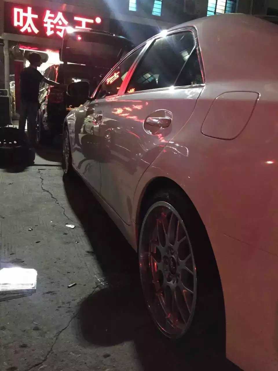銳志，裝BBS RGR 19寸