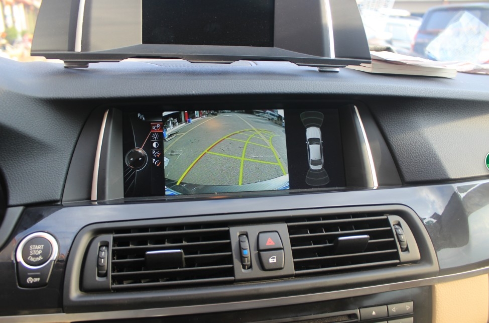 寶馬5系原車屏升級導(dǎo)航倒車影像模塊