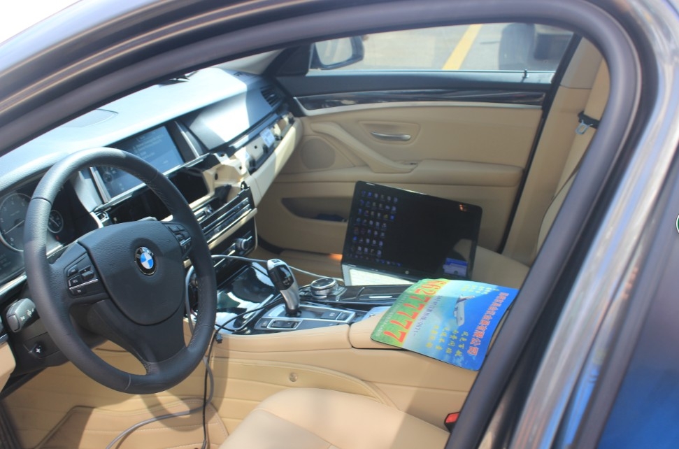 寶馬5系原車屏升級導(dǎo)航倒車影像模塊