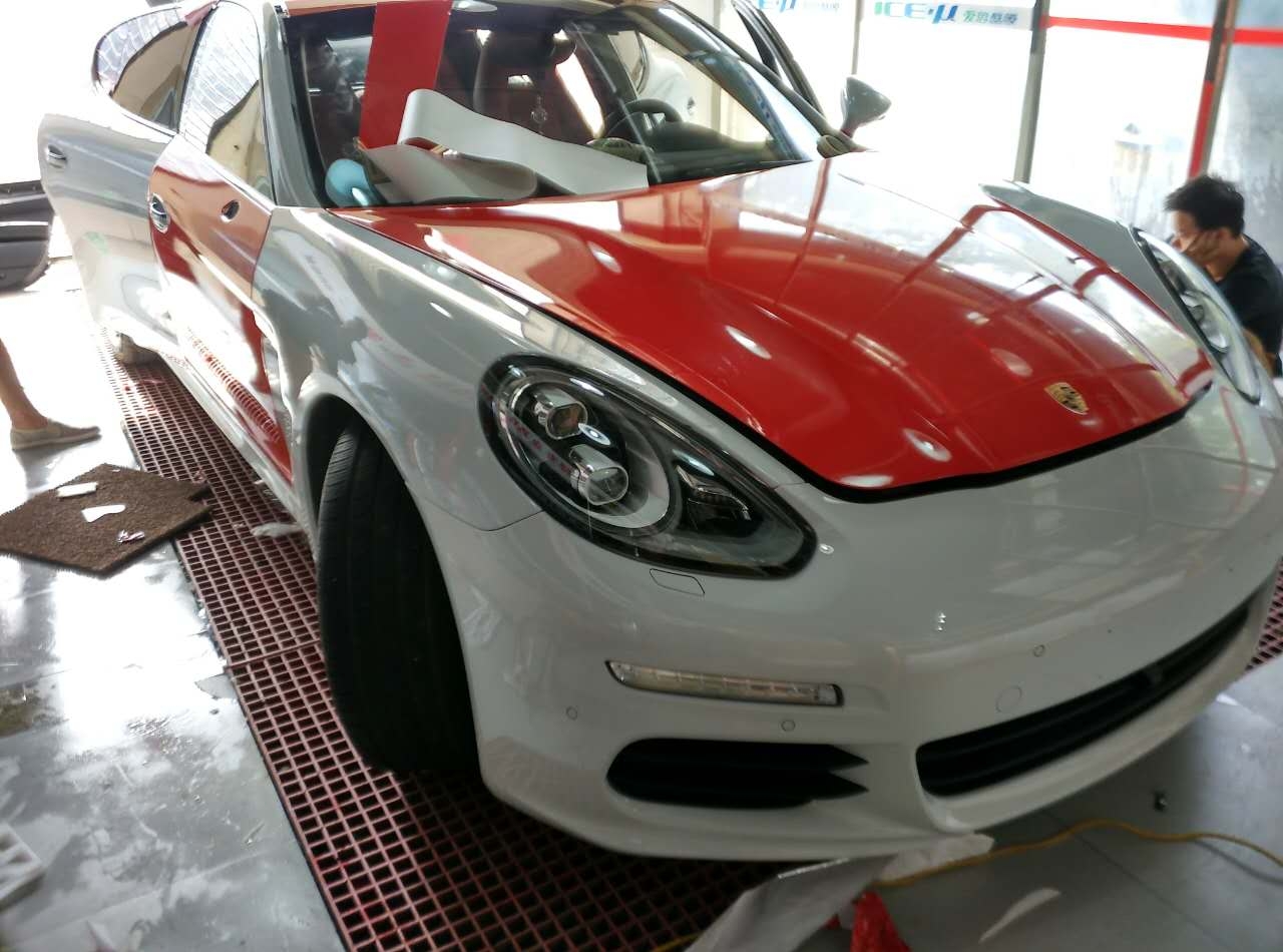 白色帕拉梅拉Panamera 車身改色/改艾利法拉利紅效果--四季貼膜南湖店出品