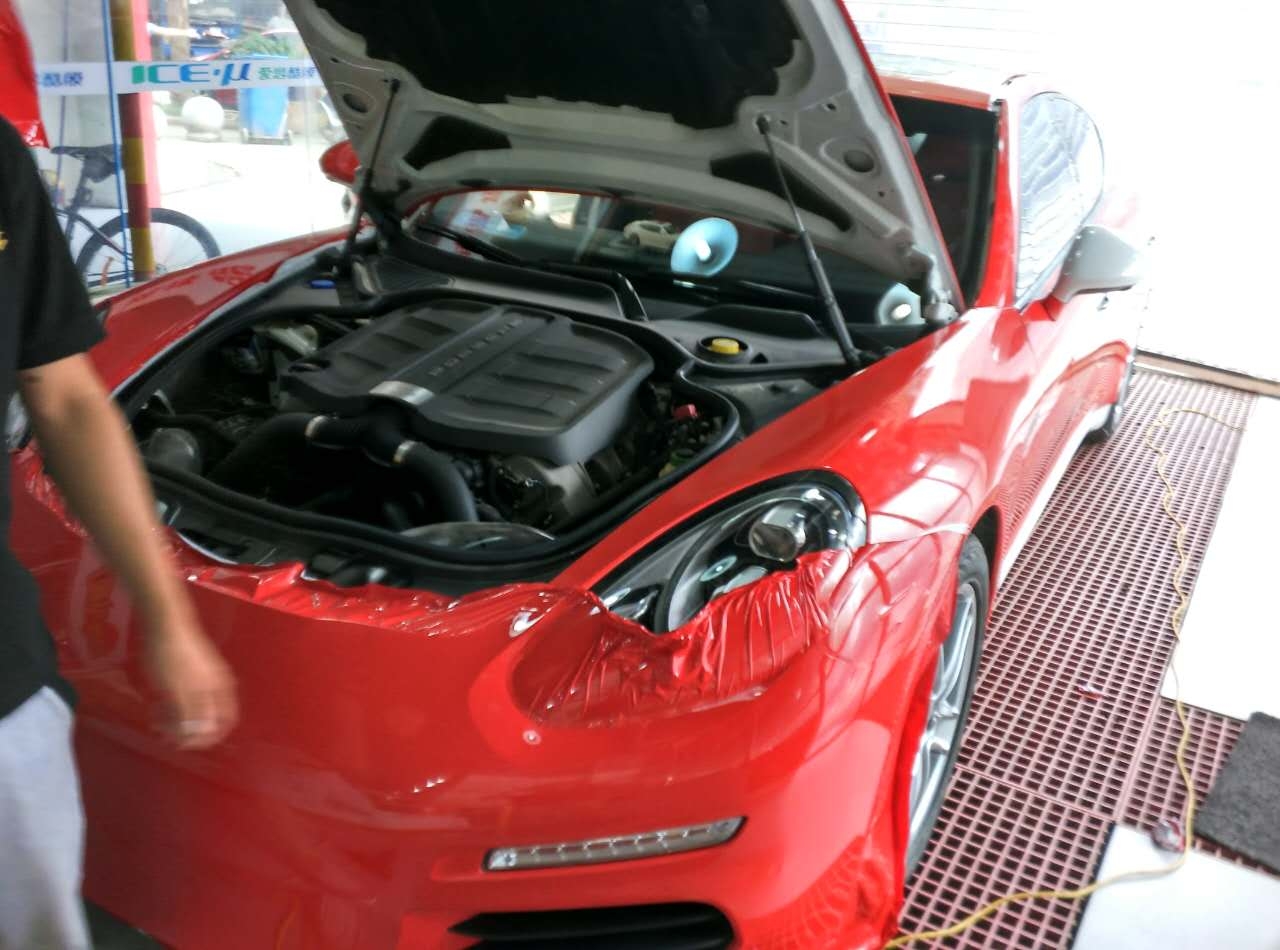 白色帕拉梅拉Panamera 車身改色/改艾利法拉利紅效果--四季貼膜南湖店出品