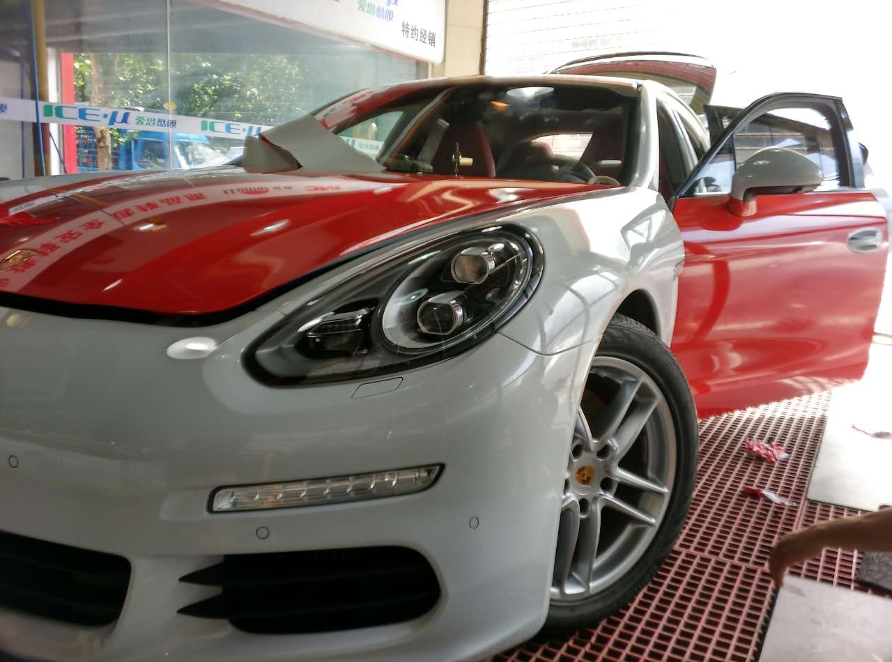 白色帕拉梅拉Panamera 車身改色/改艾利法拉利紅效果--四季貼膜南湖店出品