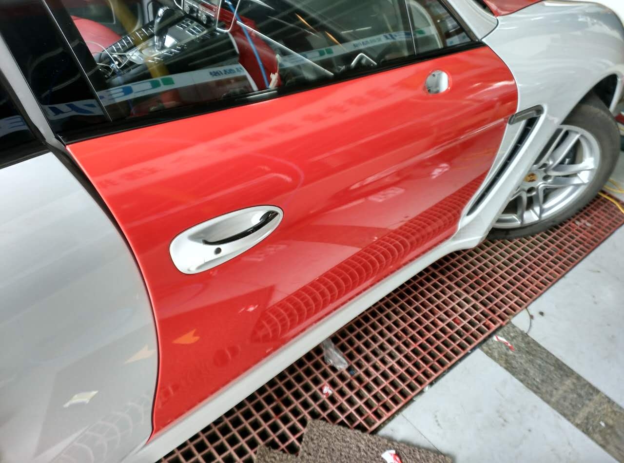 白色帕拉梅拉Panamera 車身改色/改艾利法拉利紅效果--四季貼膜南湖店出品