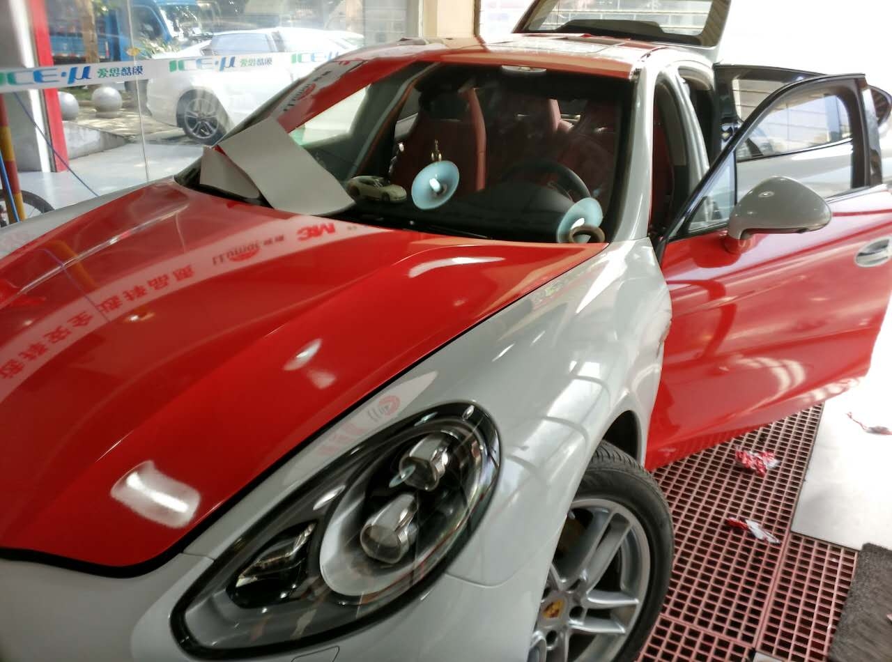 白色帕拉梅拉Panamera 車身改色/改艾利法拉利紅效果--四季貼膜南湖店出品