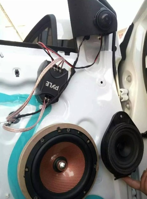 雪佛蘭賽歐換美國PLYE喇叭和裝威浪低音炮