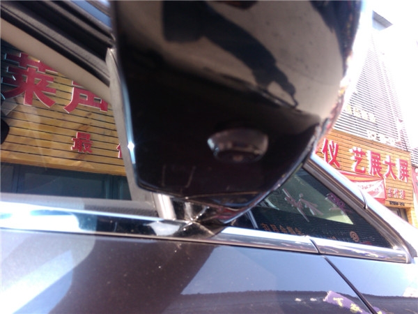 杰歌之別克GL8內(nèi)飾實(shí)木地板