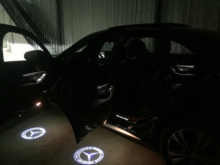 奔馳C200L-施工原廠氛圍燈 行車記錄儀