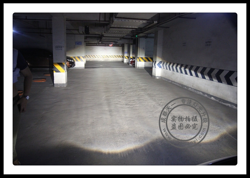 成都夏朗改車燈升級(jí)Q5海拉雙光透鏡LED日行燈