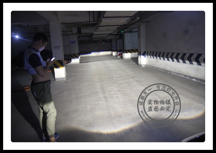成都夏朗改車燈升級(jí)Q5海拉雙光透鏡LED日行燈
