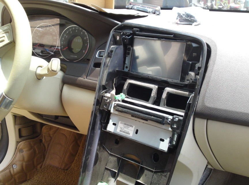 沃爾沃XC60原車屏升級(jí)導(dǎo)航