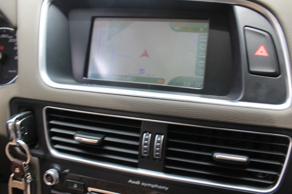 奧迪Q5原車屏升級(jí)導(dǎo)航