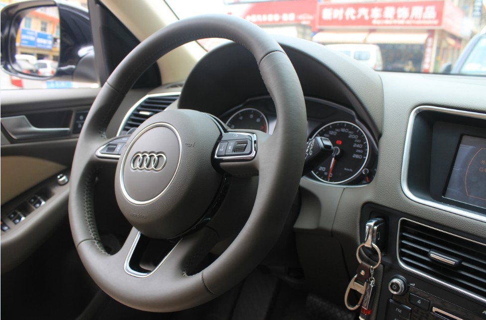 奧迪Q5原車屏升級(jí)導(dǎo)航