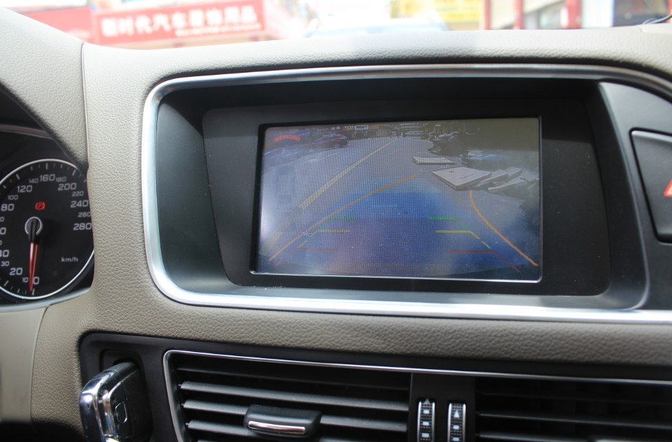 奧迪Q5原車屏升級(jí)導(dǎo)航