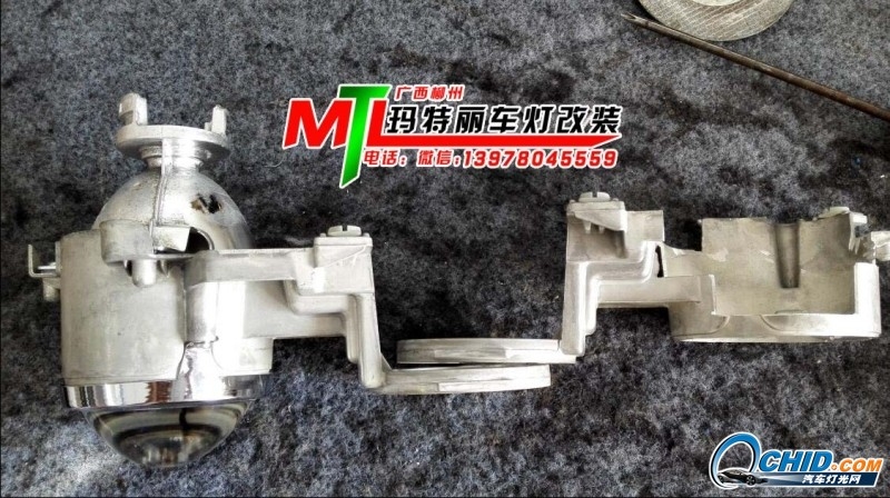 現(xiàn)代雅尊升級海拉五透鏡加藍色惡魔眼-柳州瑪特麗車燈改裝分享案例