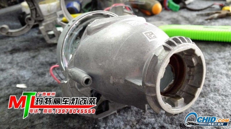 現(xiàn)代雅尊升級海拉五透鏡加藍色惡魔眼-柳州瑪特麗車燈改裝分享案例