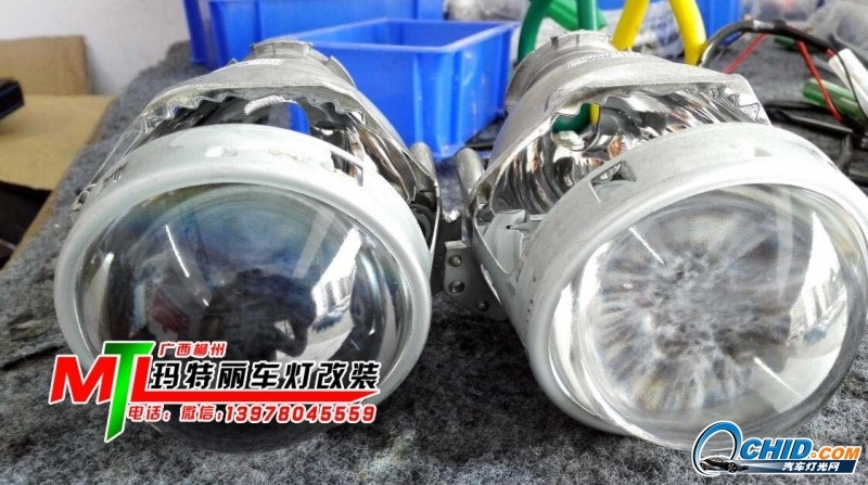 現(xiàn)代雅尊升級海拉五透鏡加藍色惡魔眼-柳州瑪特麗車燈改裝分享案例