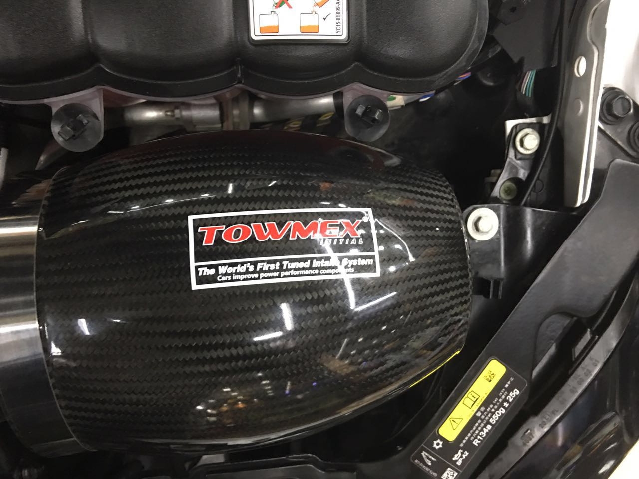 捷豹XE 2.0T實例安裝美國TOWMEX SA系列碳纖進氣冬菇