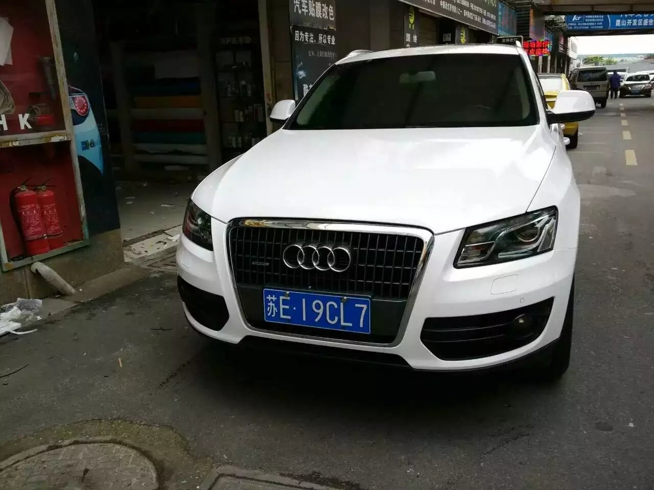 昆山奧迪Q5貼亮光白 昆山酷車匯