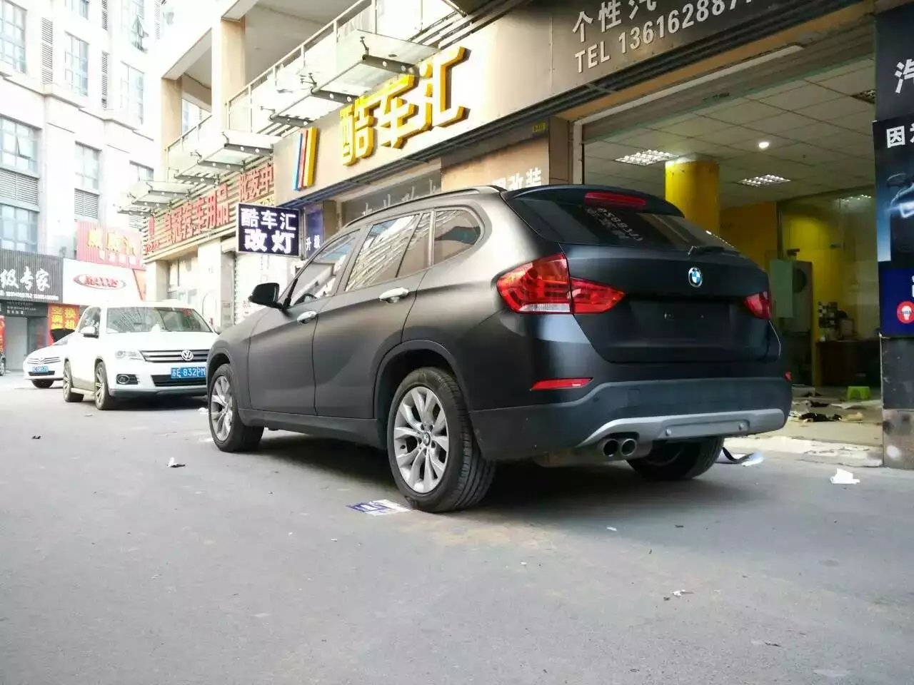 昆山寶馬X1貼亞光黑