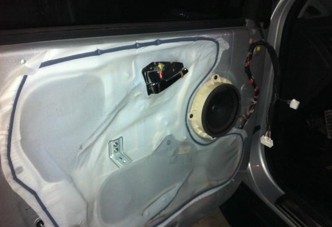 現(xiàn)代iX35雷貝琴音響改裝