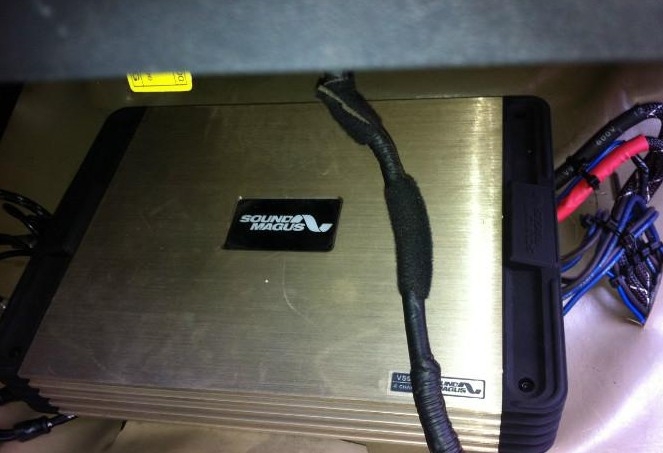 現(xiàn)代iX35雷貝琴音響改裝