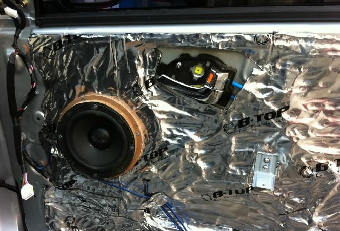 現(xiàn)代iX35雷貝琴音響改裝