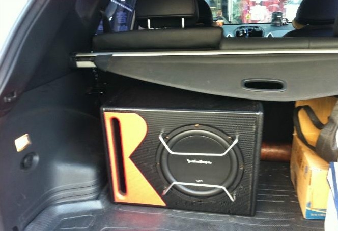 現(xiàn)代iX35雷貝琴音響改裝