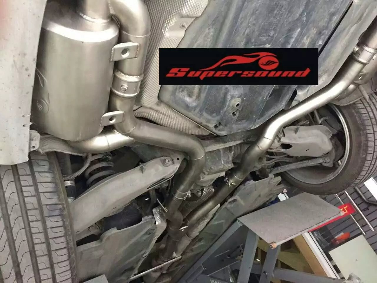 奔馳C200改裝美國SuperSound可變聲閥門排氣管