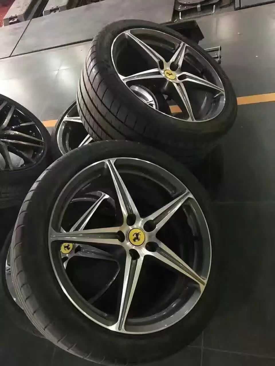 法拉利  458   ?  20寸 拆車一套
