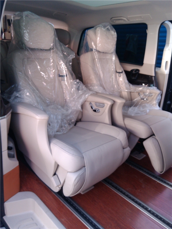 杰歌之奔馳V系列高端商務(wù)車(chē)改裝