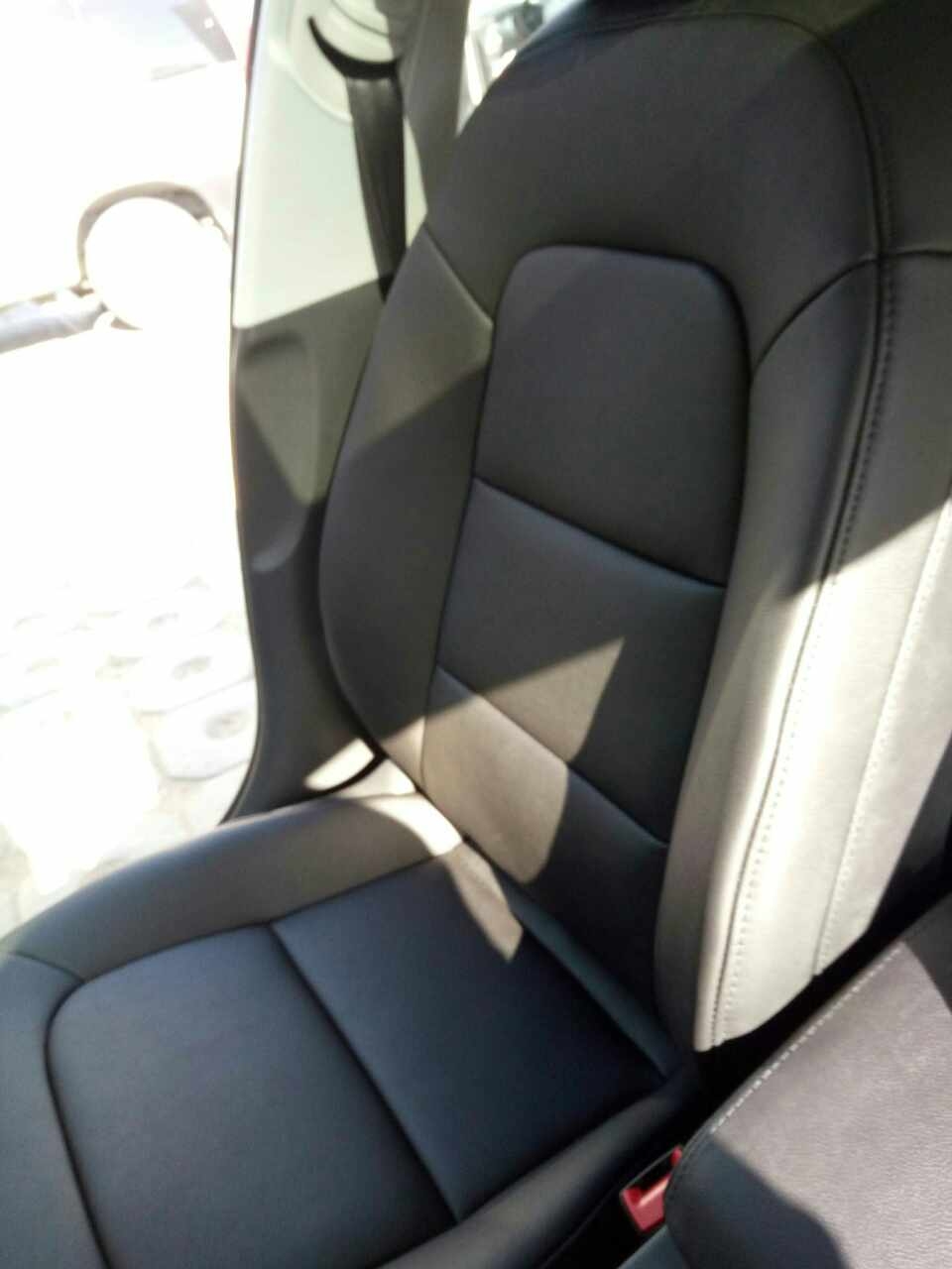 奧迪A4L車主安裝真皮座椅