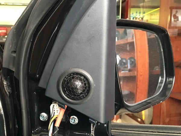 鐵漢柔情 五十鈴皮卡汽車音響改裝歌劇世家—陽江至上音樂