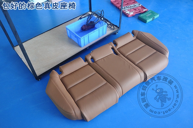 奧迪A4L內(nèi)飾真皮改裝、棕色內(nèi)飾真皮改裝案例