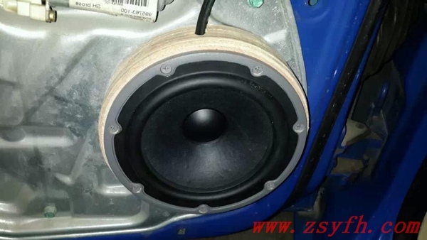 中山億豐行汽車音響改裝.勁炸抵御寒風(fēng)——大眾polo汽車音響改裝