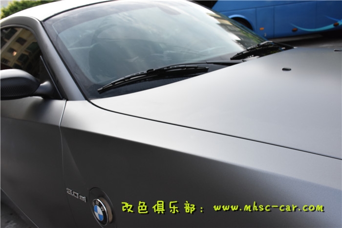 寶馬Z4貼膜改顏色 全車改色貼膜施工德國PWF電光金屬灰