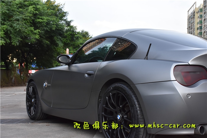 寶馬Z4貼膜改顏色 全車改色貼膜施工德國PWF電光金屬灰