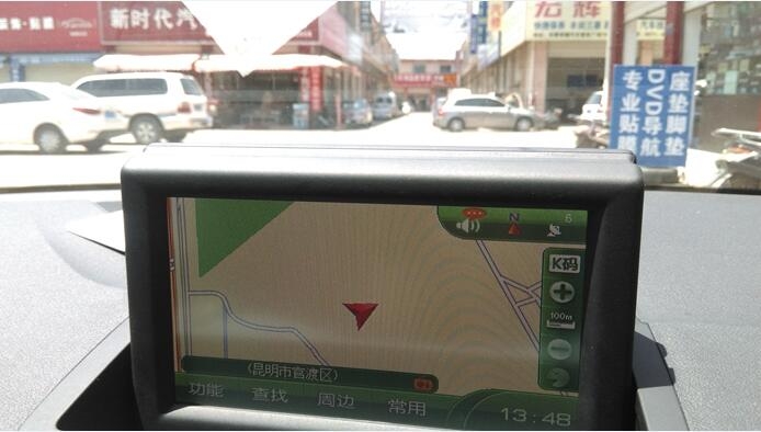 奧迪A1原車屏升級導(dǎo)航加裝行車記錄儀