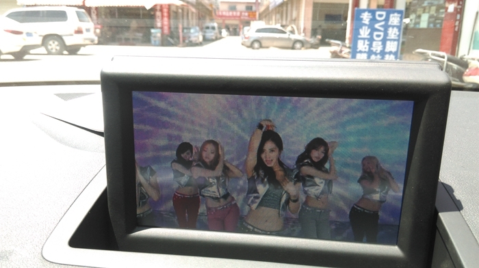 奧迪A1原車屏升級導(dǎo)航加裝行車記錄儀