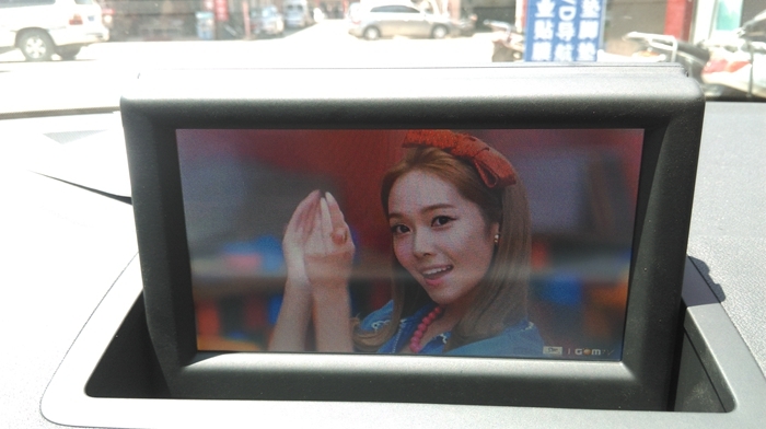 奧迪A1原車屏升級導(dǎo)航加裝行車記錄儀