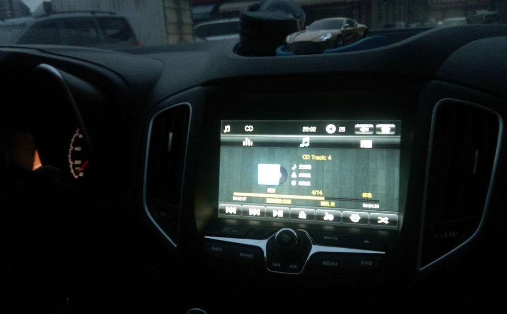 瑞虎5升級全球音導(dǎo)航隔音換喇叭加低音炮