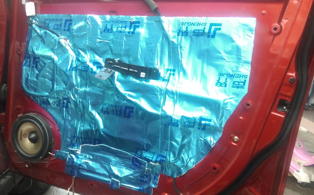 瑞虎5升級全球音導(dǎo)航隔音換喇叭加低音炮