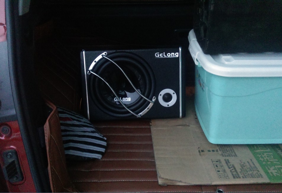 瑞虎5升級全球音導(dǎo)航隔音換喇叭加低音炮