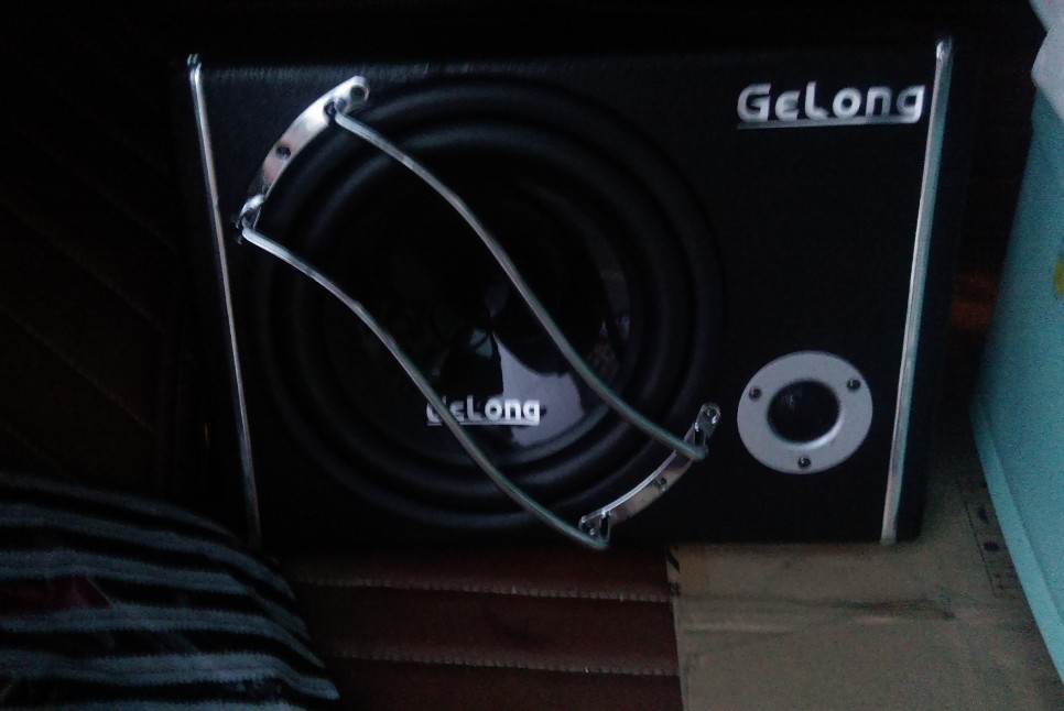 瑞虎5升級全球音導(dǎo)航隔音換喇叭加低音炮