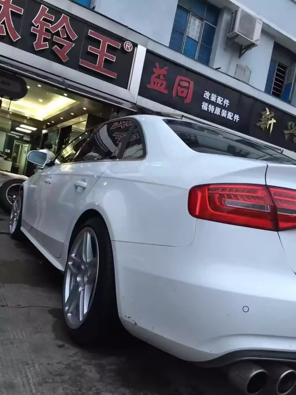 奧迪 上18寸 鍛造 Macan 原裝，完工！