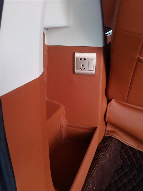 豐田塞納--商務(wù)車?yán)锏姆秲? aid=