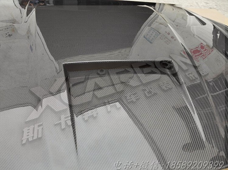 瑪莎拉蒂Maserati Ghibli改裝GT款碳纖維開孔頭蓋