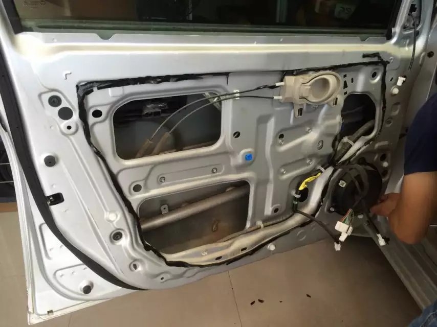 日產(chǎn)陽光音響改裝弗雷斯喇叭+中道隔音－南寧途悅音響