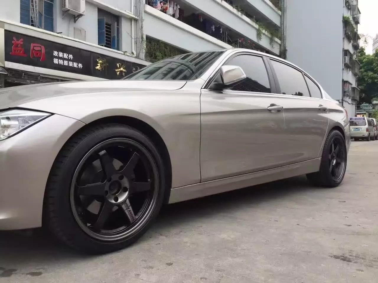 寶馬，裝TE37 SL．19寸 ，完工！