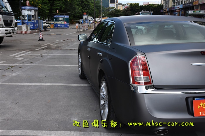 克萊斯勒300C全車貼膜改色深圳膜幻色彩改色實體店